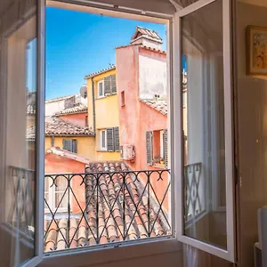Spacious And Bright Flat Close To The : Heart Of Old Appartement